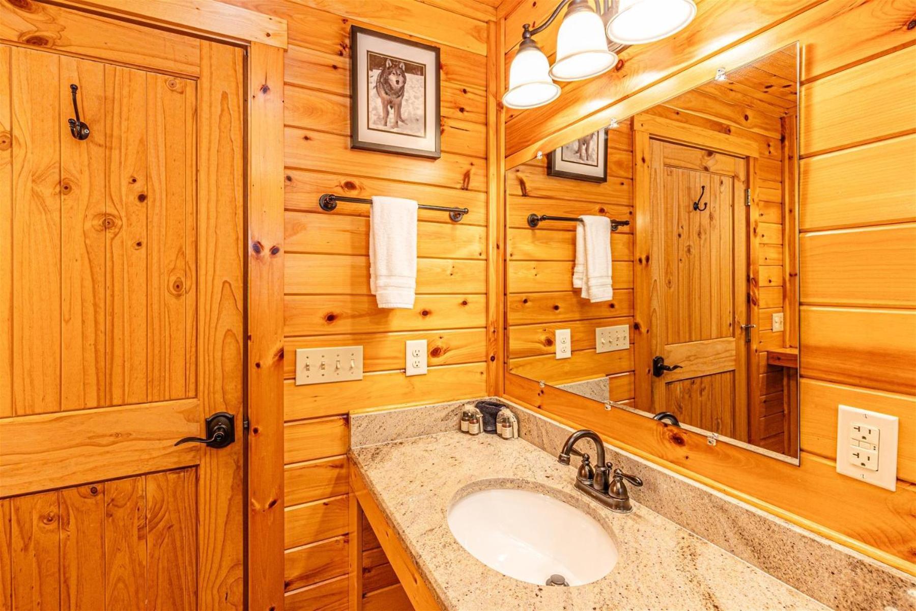 Waterfall Hideaway Bryson City Bagian luar foto