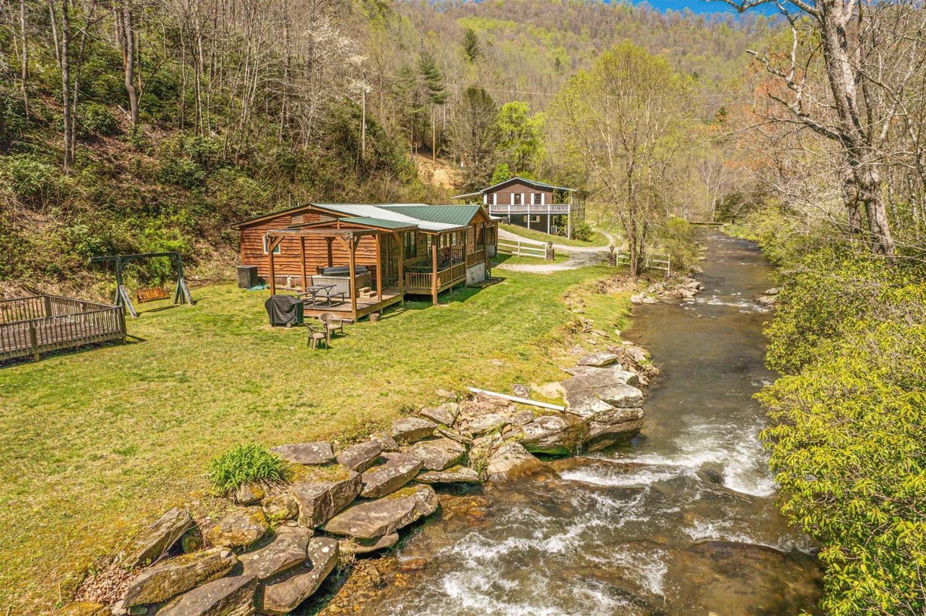 Waterfall Hideaway Bryson City Bagian luar foto