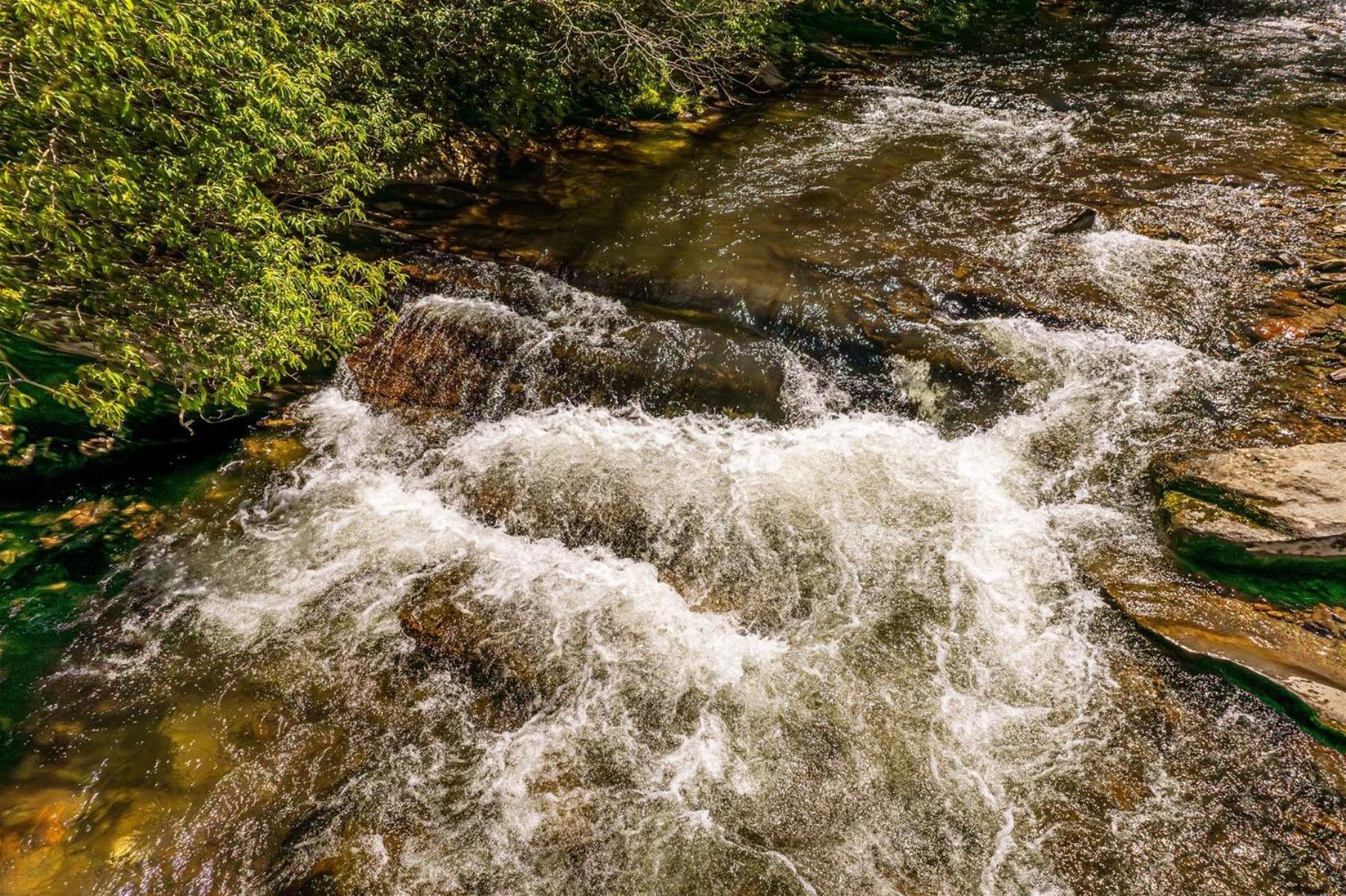 Waterfall Hideaway Bryson City Bagian luar foto
